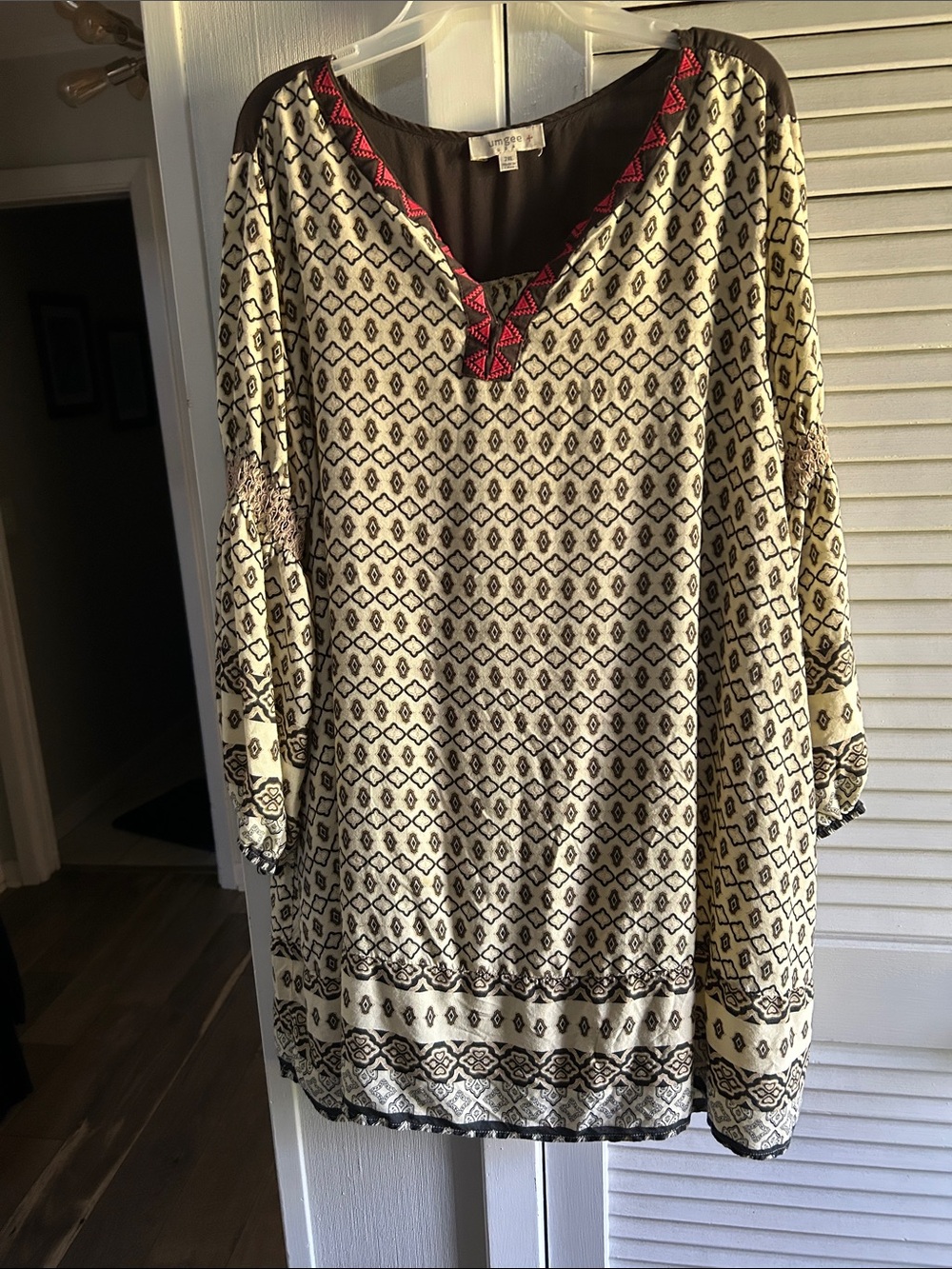 Umgee Cream Tunic with Black Geometric Print and Pink Trim